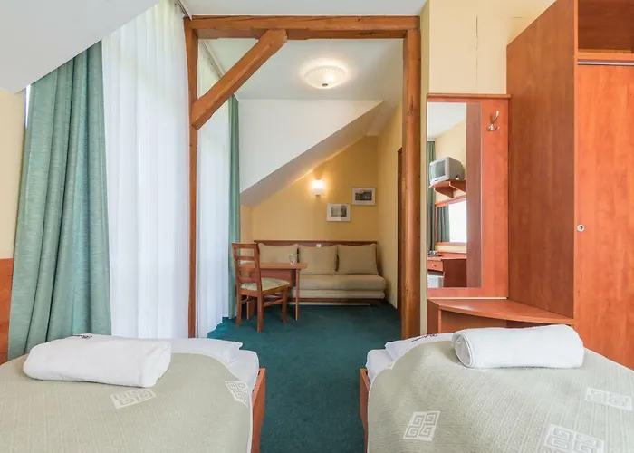 Belweder Bed & Breakfast 3*